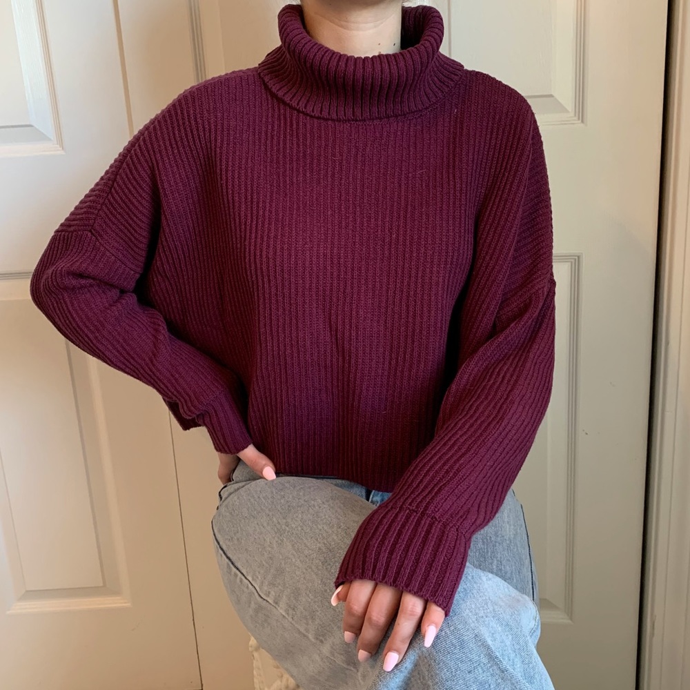 HOLLISTER Cropped Turtleneck Sweater Size XS